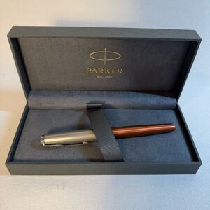 Parker Sonnet Essentials Fountain Pen, silver Orange Lacquer with Palladium Trim